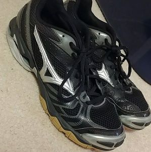 Mizuno volleyball shoes